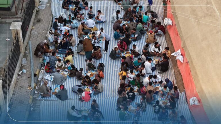 خيمة بازرعة لإفطارات الصائمين مستمرة في تعز ..